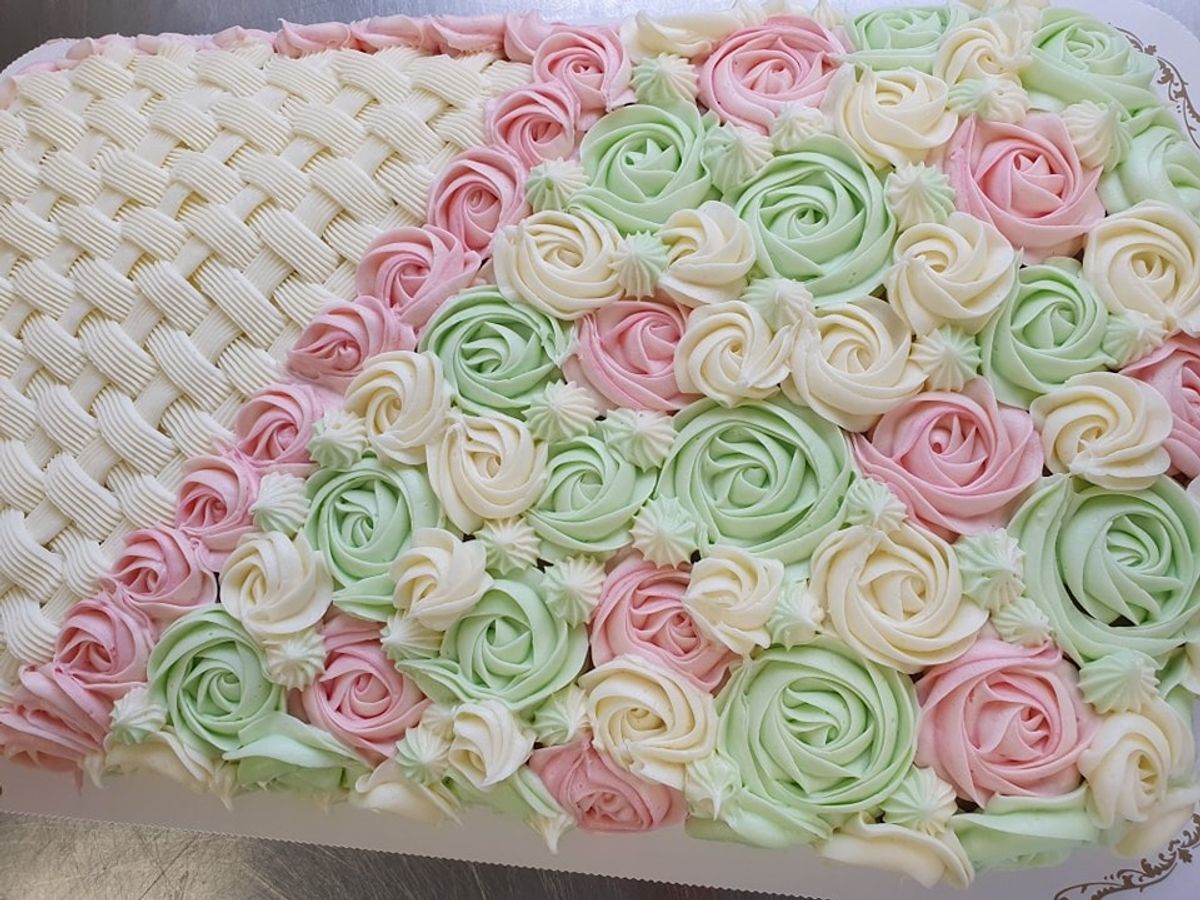 Rosepyntet gulrotkake, langpanne