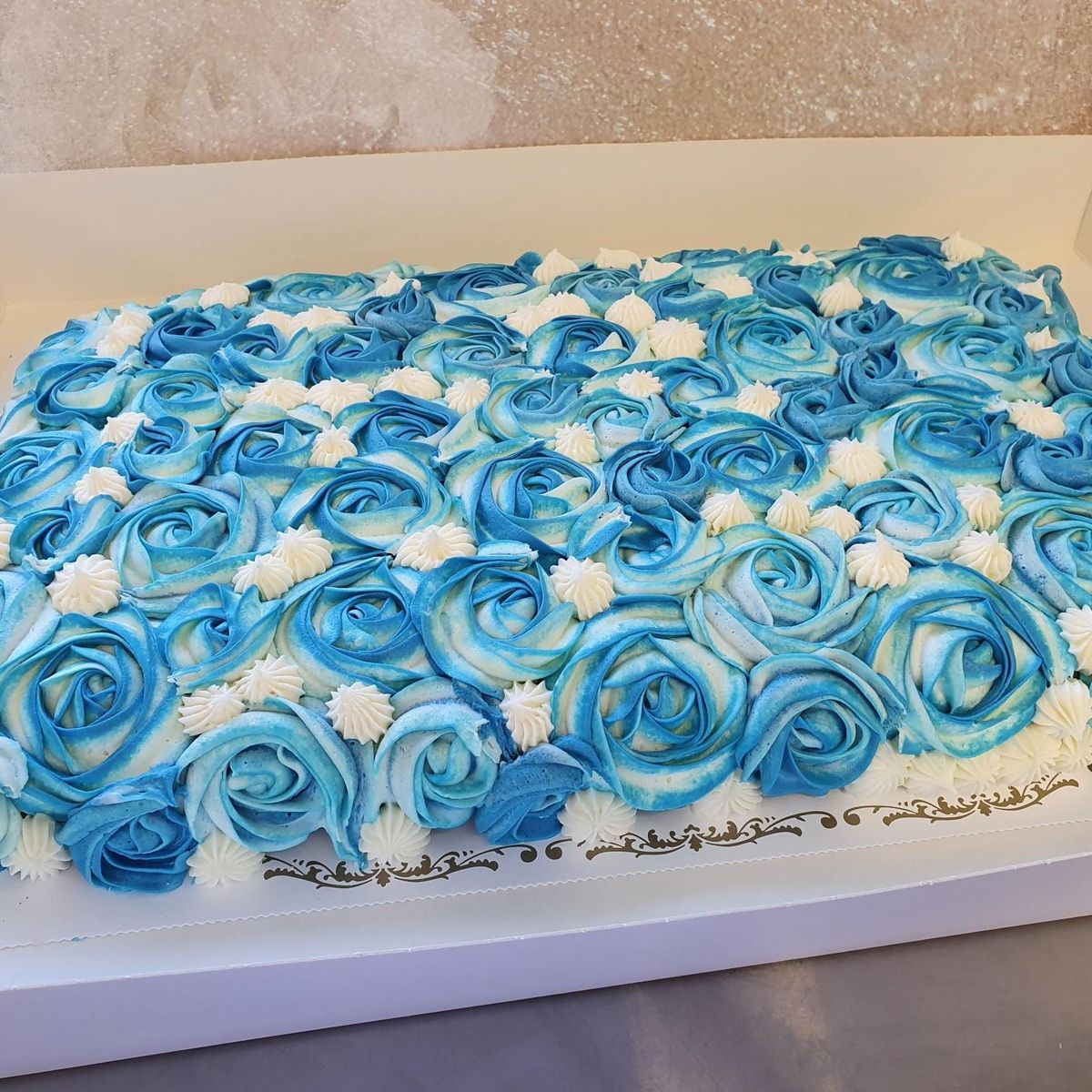 Rosepyntet gulrotkake, langpanne